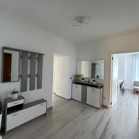 Rajmonda Apartman *