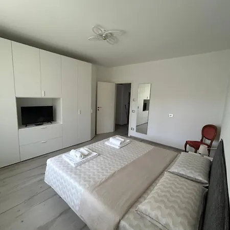 Apartman Rajmonda Luino